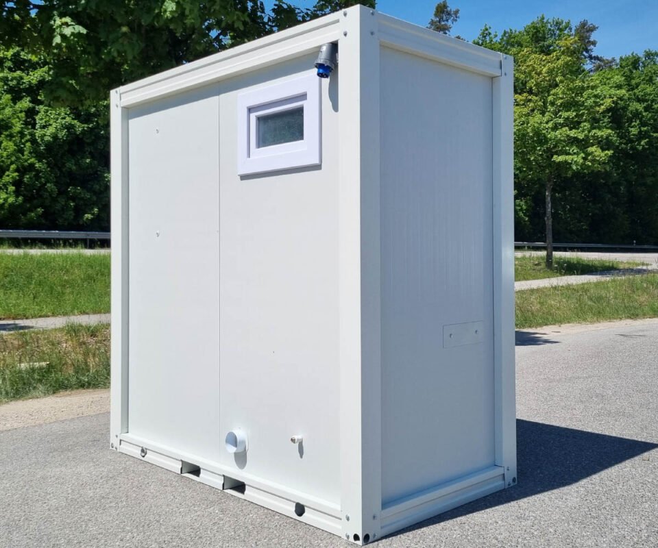 Großer Sanitärcontainer mit WC, Dusche und Warmwasser – RAL 9002 Weiß – Bild 4