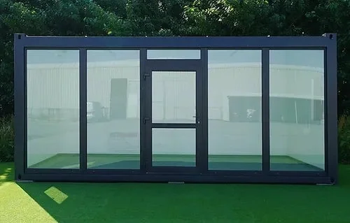 BÜROCONTAINER 6 X 3 M MIT GLASWAND – NEU