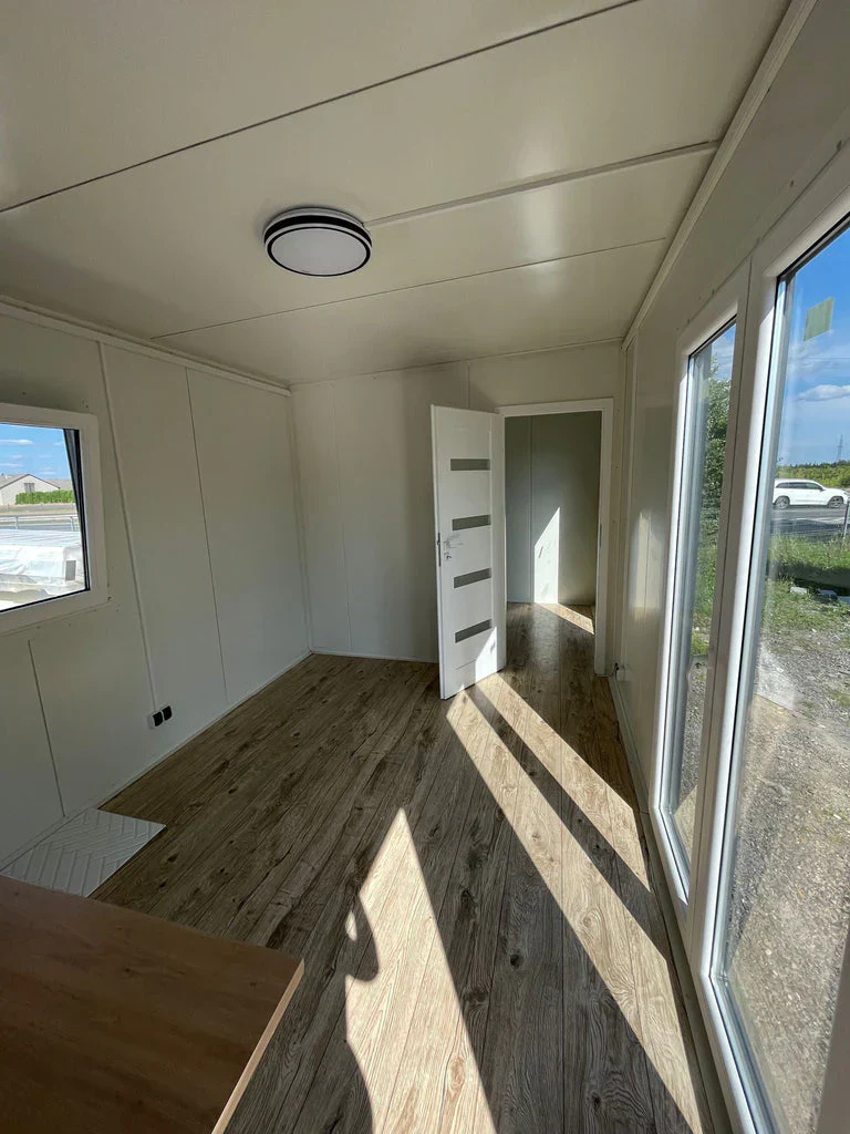Großer Bürocontainer 8,0×3,0m mit Duschkabine und Küchenmöbeln – Bild 6
