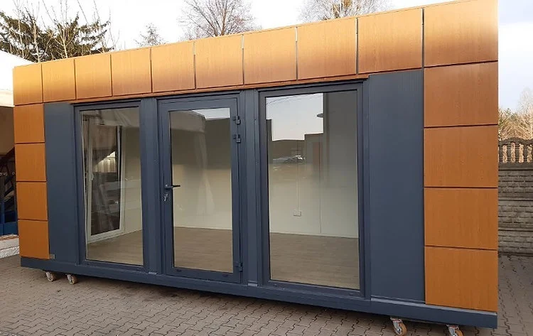 18 m2 gewerblicher Bürocontainer mit Toilette